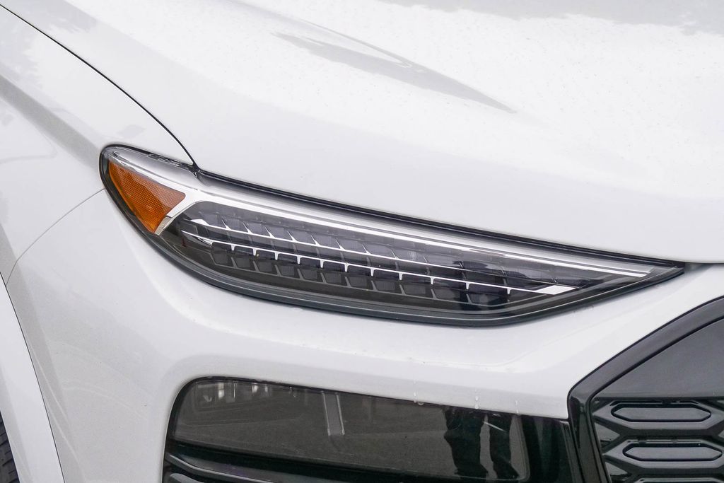 Thumbnail: 2027 Audi Q6 e-tron - 17