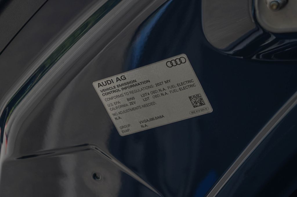 Thumbnail: 2027 Audi Q6 e-tron - 30