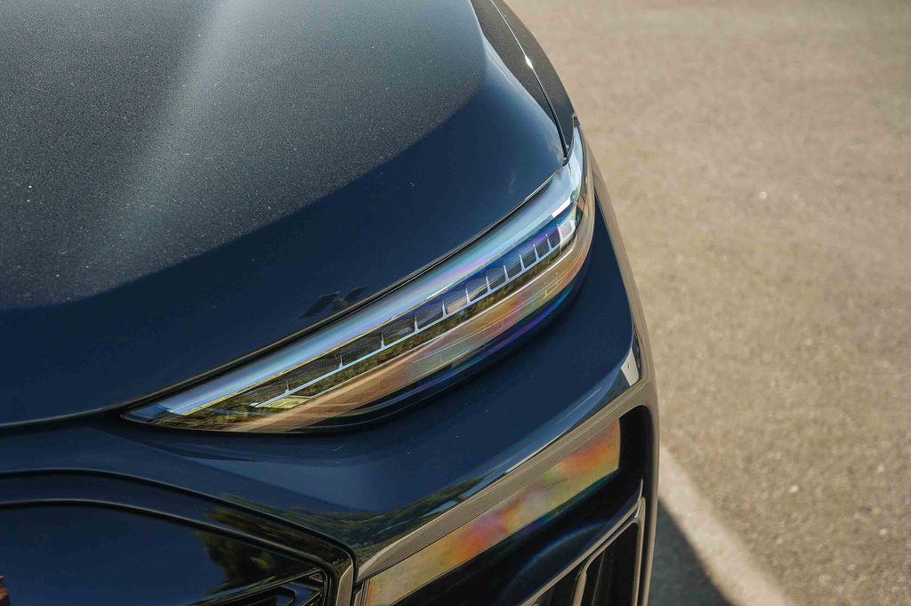 Thumbnail: 2027 Audi Q6 e-tron - 6