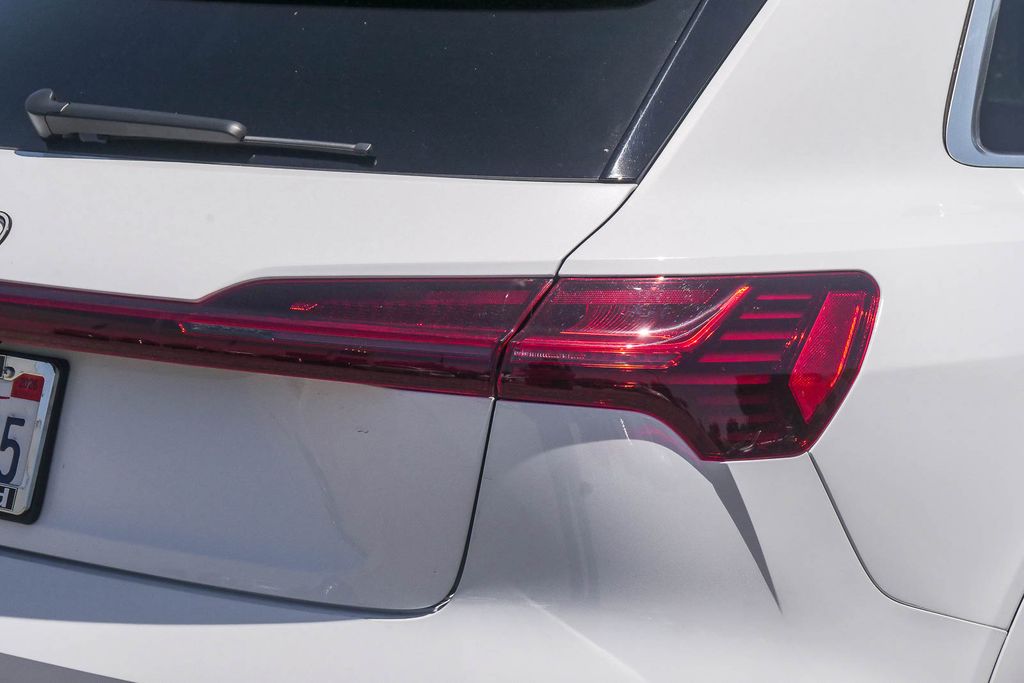 Thumbnail: 2024 Audi Q8 e-tron - 14