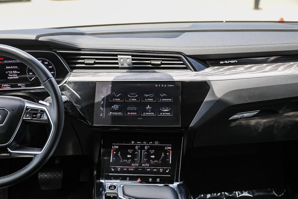 Thumbnail: 2024 Audi Q8 e-tron - 9