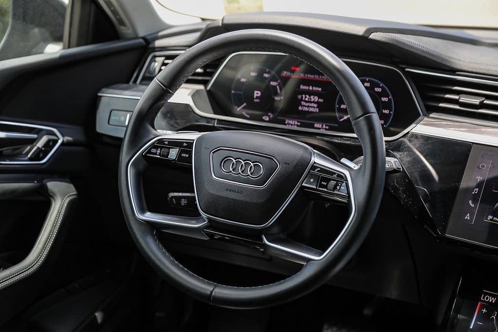 Thumbnail: 2024 Audi Q8 e-tron - 2