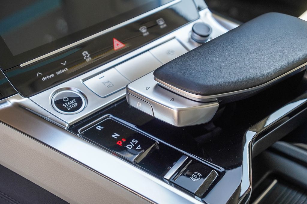 Thumbnail: 2024 Audi Q8 e-tron - 25