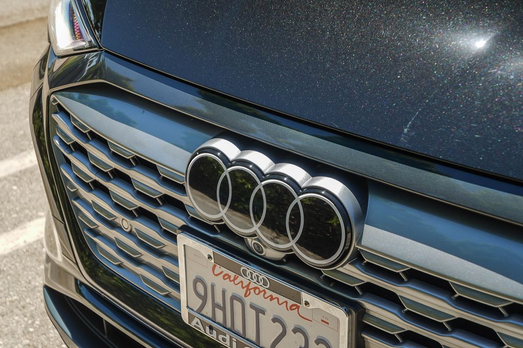Thumbnail: 2024 Audi Q8 e-tron - 6