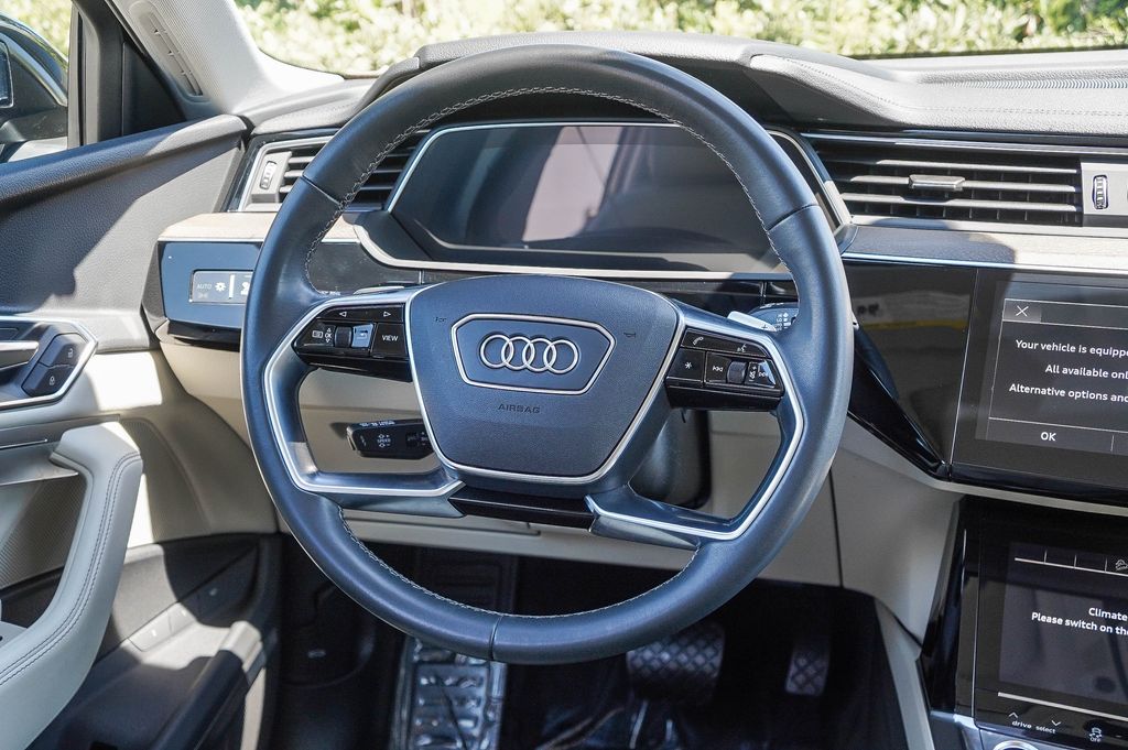 Thumbnail: 2024 Audi Q8 e-tron - 9
