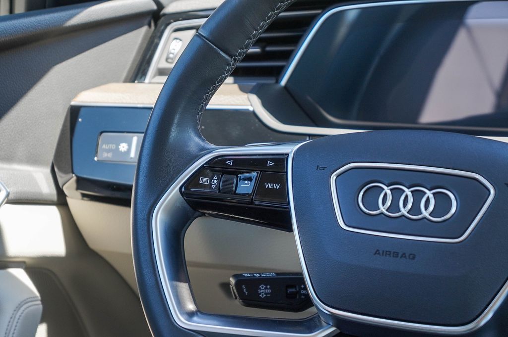 Thumbnail: 2024 Audi Q8 e-tron - 21