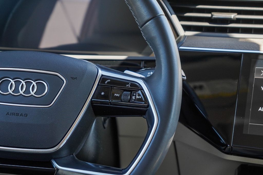 Thumbnail: 2024 Audi Q8 e-tron - 22