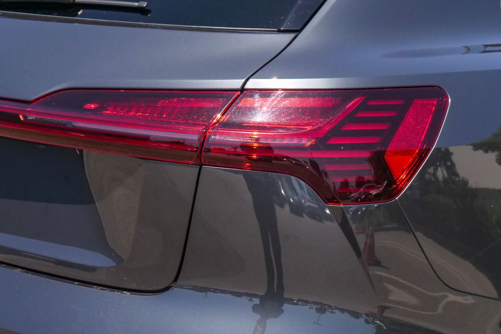 Thumbnail: 2024 Audi Q8 e-tron - 14