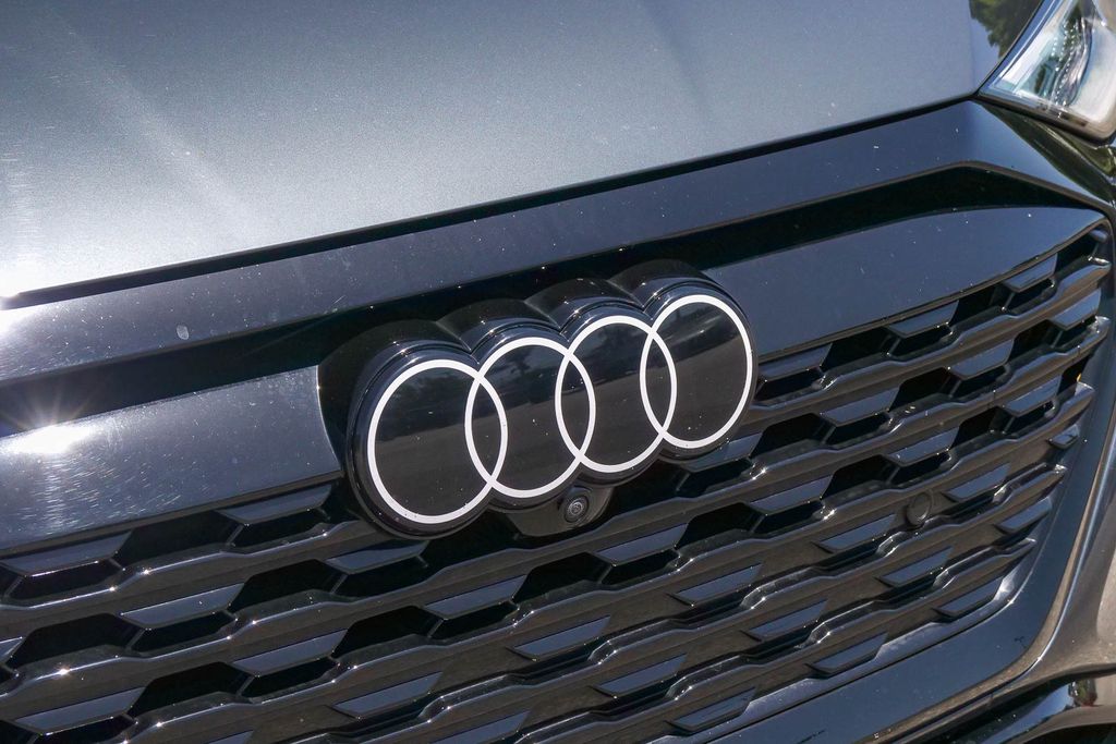 Thumbnail: 2024 Audi Q8 e-tron - 6