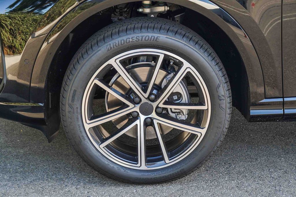 Thumbnail: 2026 Audi Q5 - 7