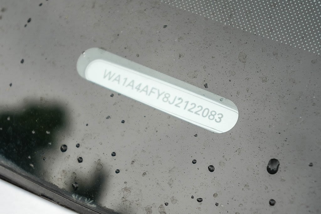 Thumbnail: 2018 Audi SQ5 - 23