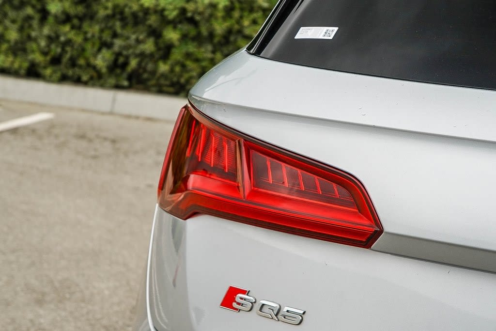 Thumbnail: 2018 Audi SQ5 - 17