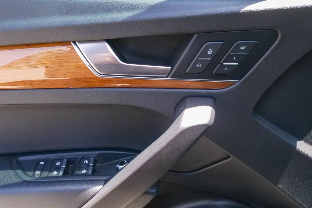 Thumbnail: 2021 Audi Q5 - 24