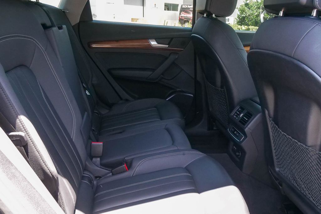 Thumbnail: 2021 Audi Q5 - 12