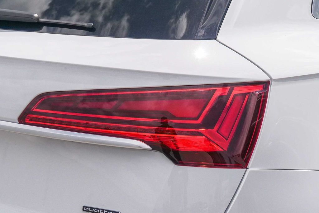 Thumbnail: 2023 Audi Q5 - 20