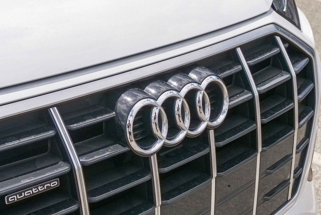 Thumbnail: 2023 Audi Q5 - 17