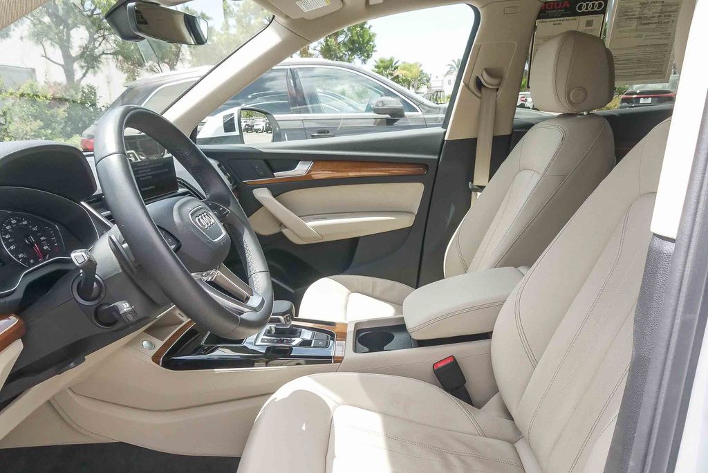 Thumbnail: 2023 Audi Q5 - 10