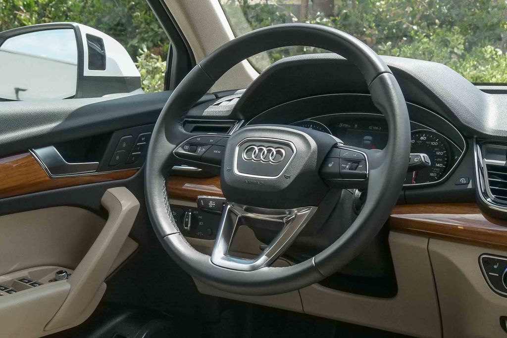 Thumbnail: 2023 Audi Q5 - 8