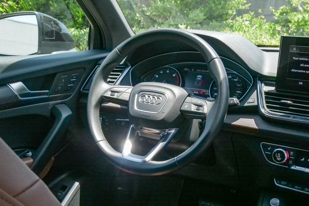 Thumbnail: 2023 Audi Q5 - 9
