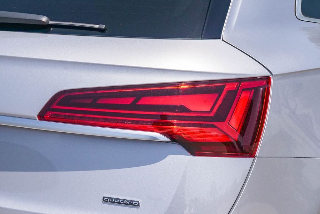 Thumbnail: 2023 Audi Q5 - 21