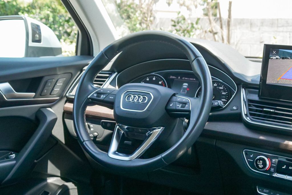Thumbnail: 2023 Audi Q5 - 9