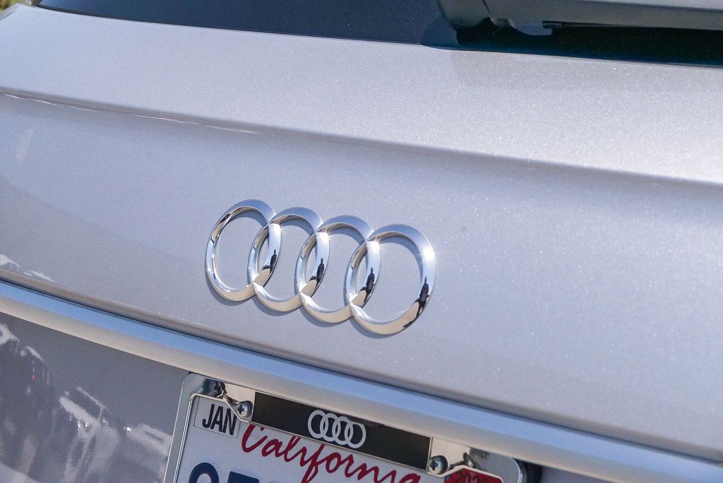 Thumbnail: 2023 Audi Q5 - 6