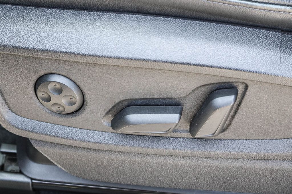 Thumbnail: 2023 Audi Q5 - 25