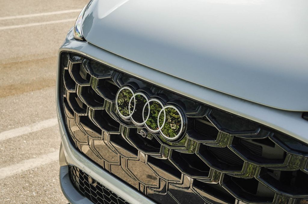 Thumbnail: 2026 Audi Q3 - 6