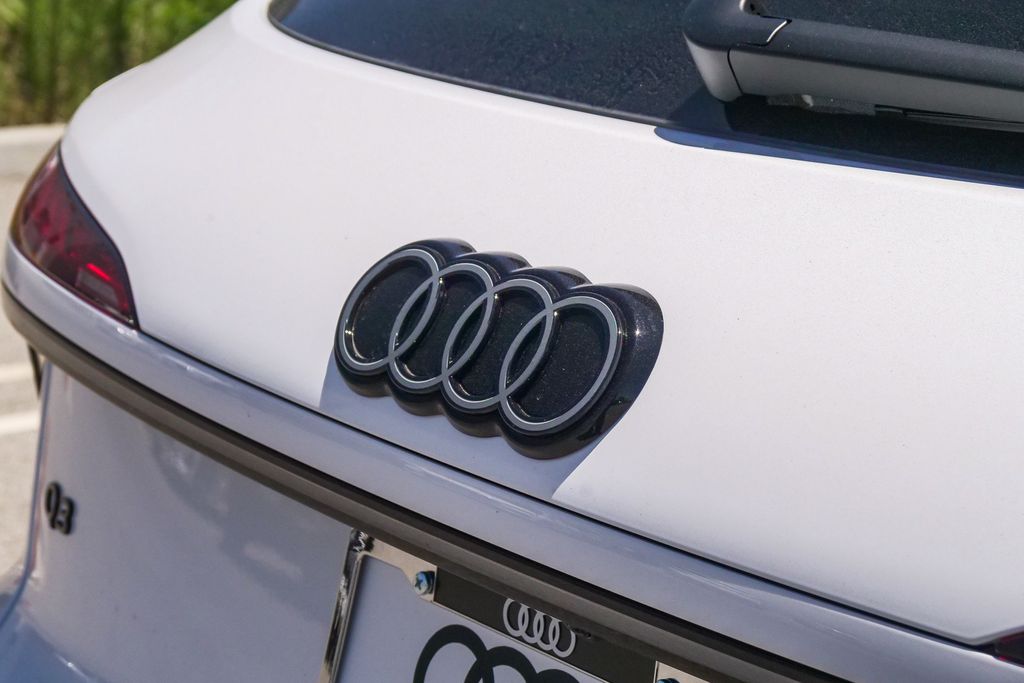 Thumbnail: 2026 Audi Q3 - 6