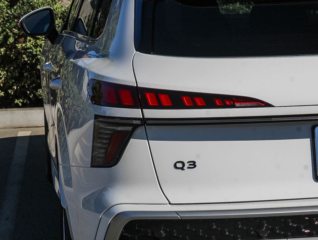 Thumbnail: 2026 Audi Q3 - 12