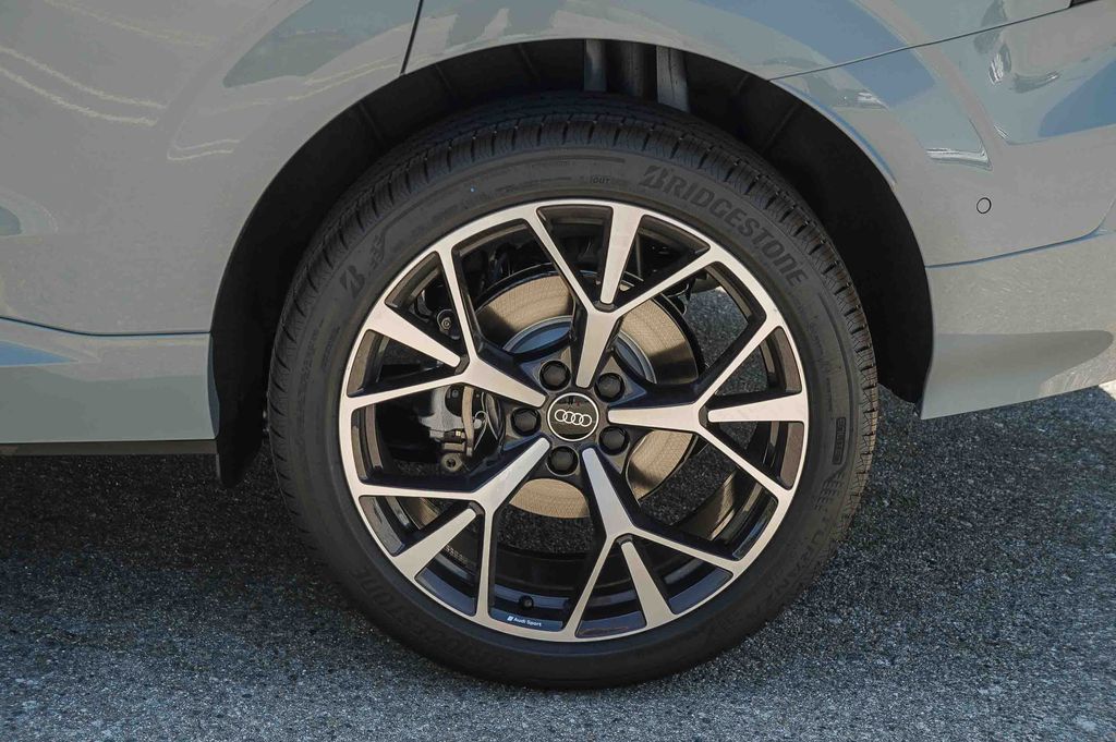 Thumbnail: 2026 Audi Q3 - 20