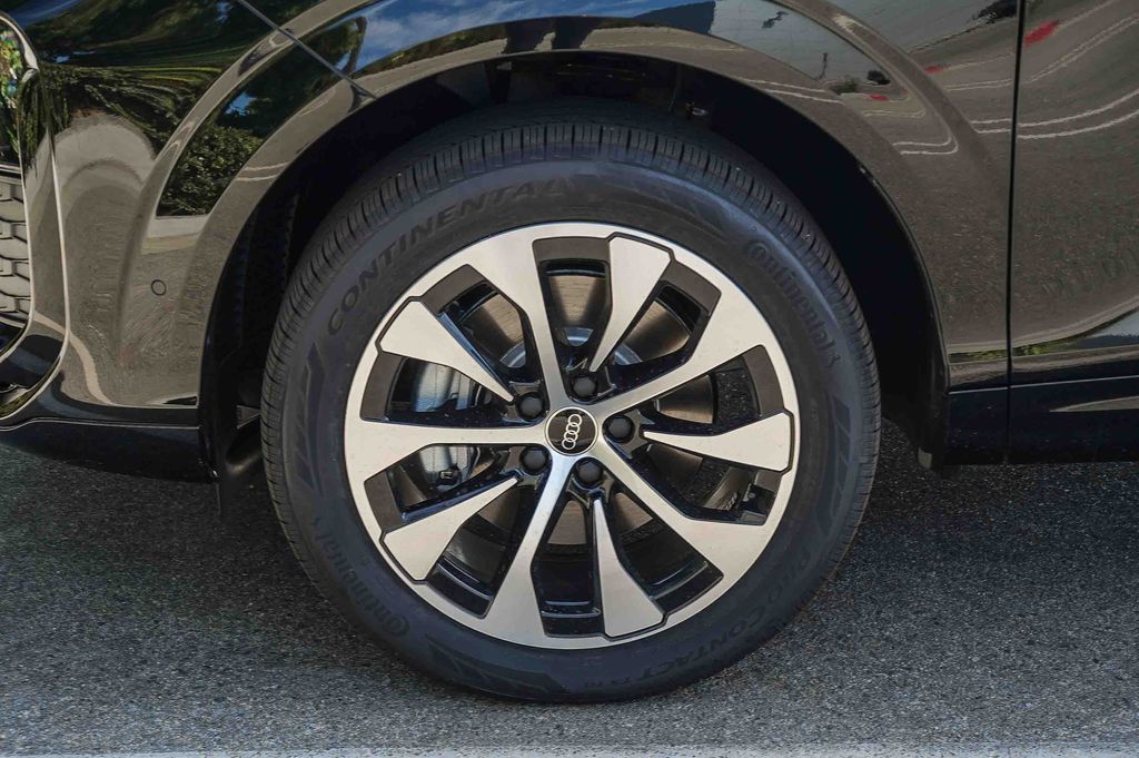 Thumbnail: 2026 Audi Q3 - 7