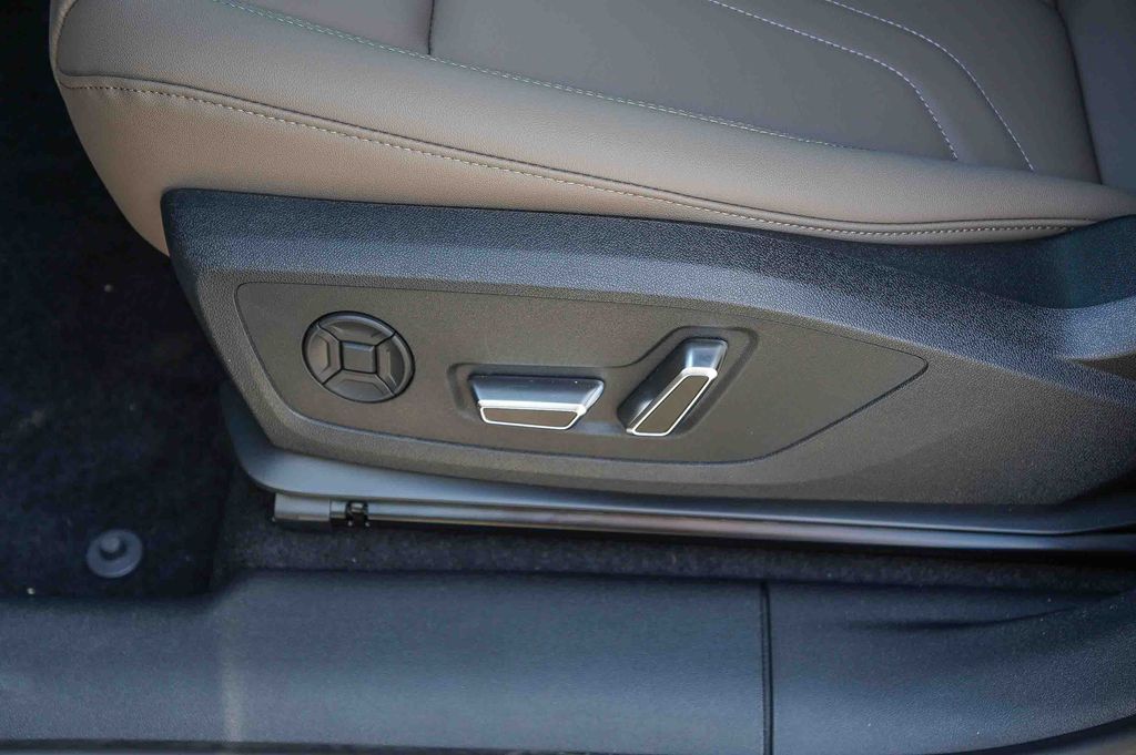 Thumbnail: 2026 Audi Q3 - 27