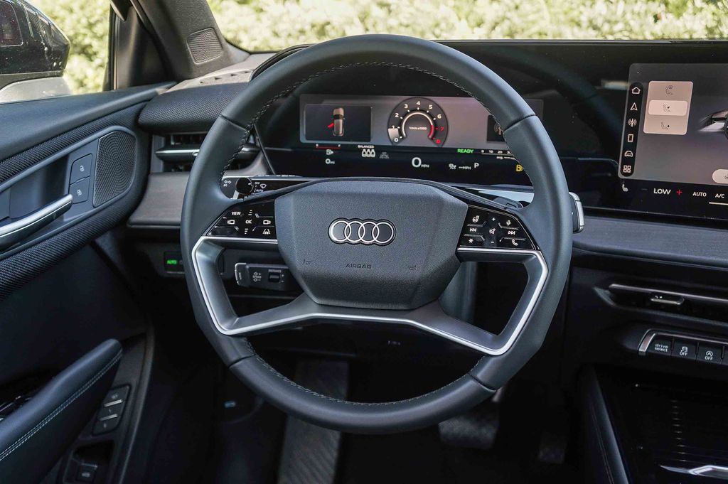 Thumbnail: 2026 Audi Q3 - 9