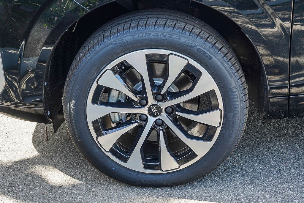 Thumbnail: 2026 Audi Q3 - 7