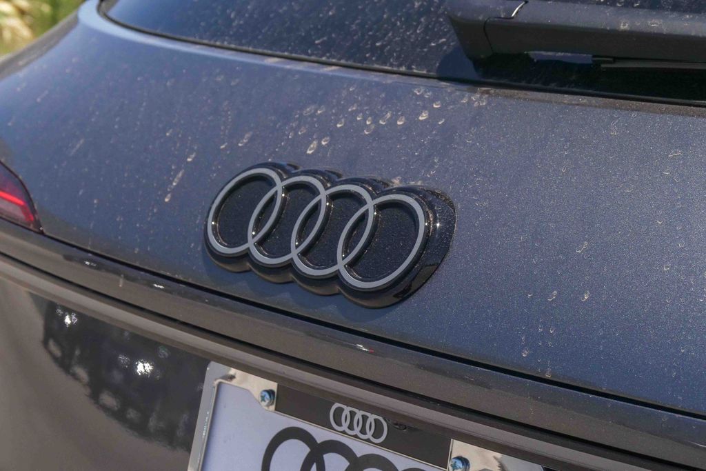 Thumbnail: 2026 Audi Q3 - 6