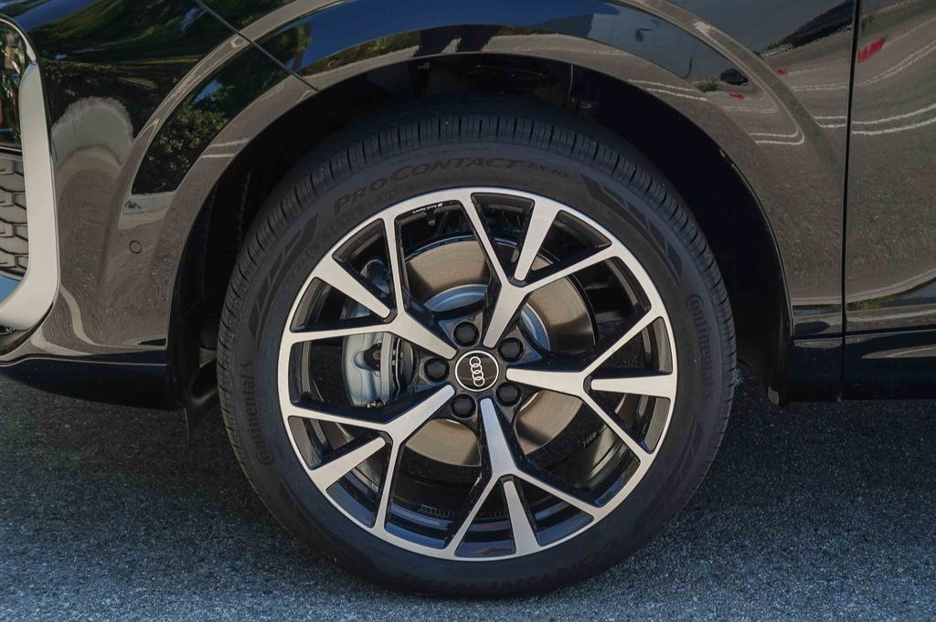 Thumbnail: 2026 Audi Q3 - 7