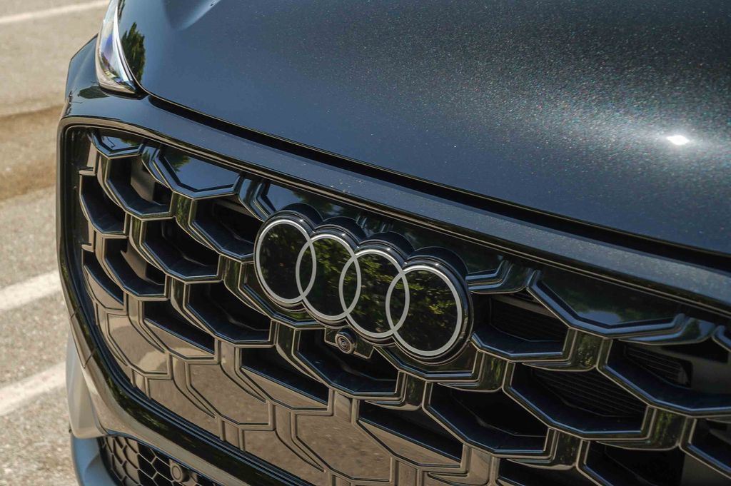 Thumbnail: 2026 Audi Q3 - 6
