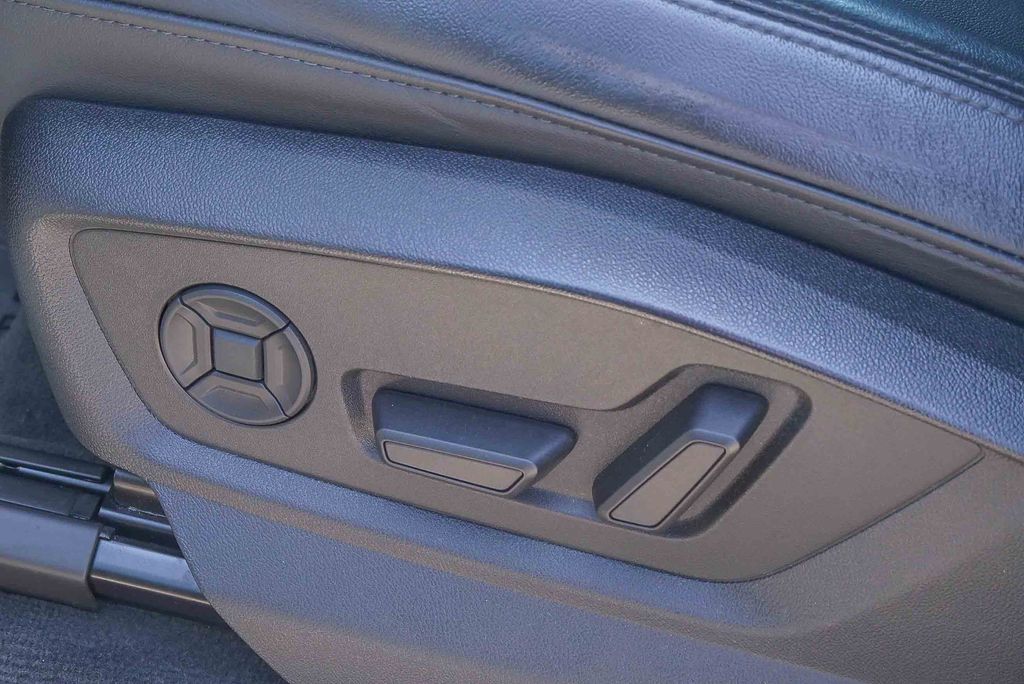 Thumbnail: 2023 Audi Q7 - 24