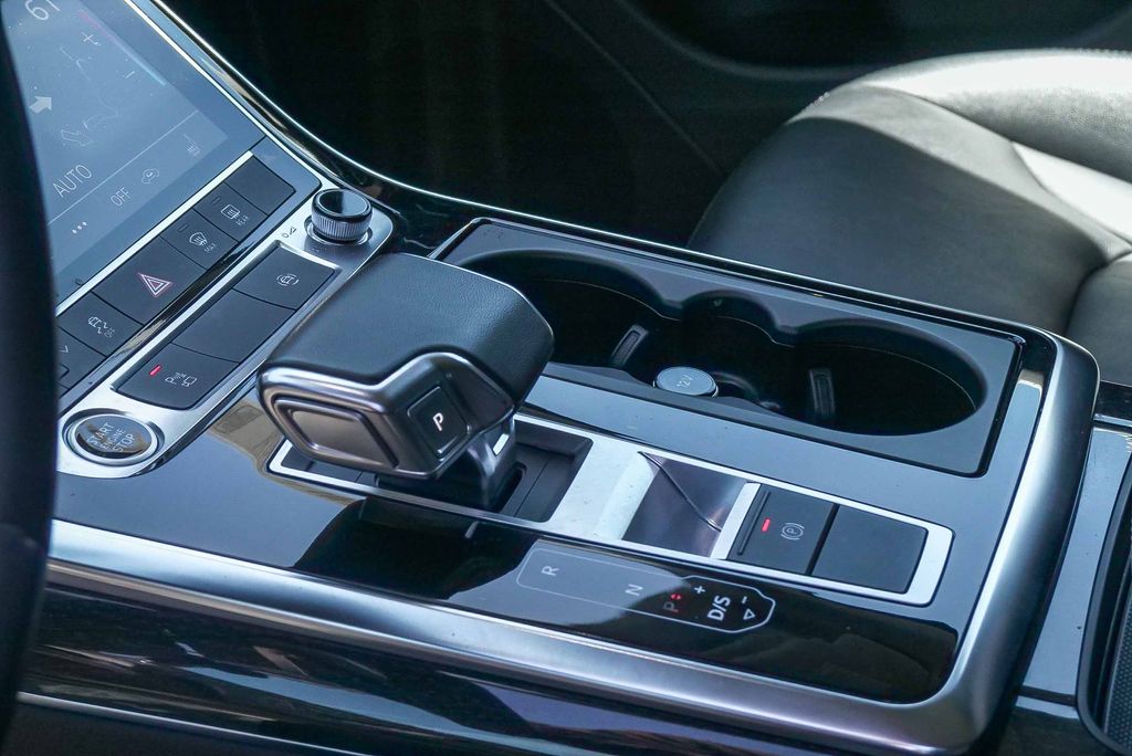 Thumbnail: 2023 Audi Q7 - 15