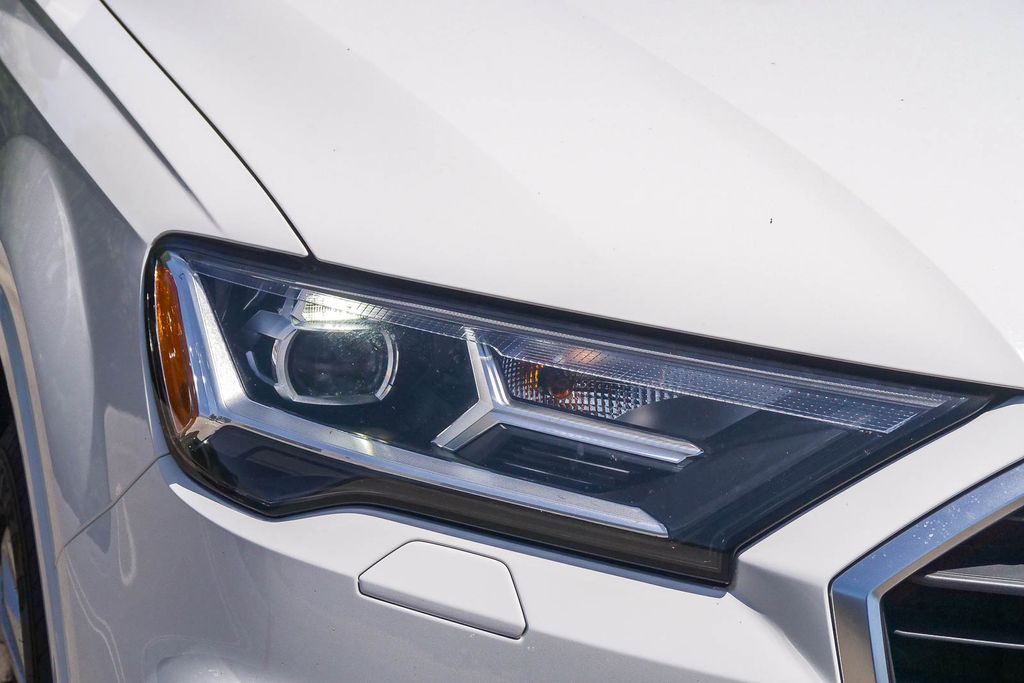 Thumbnail: 2023 Audi Q7 - 11
