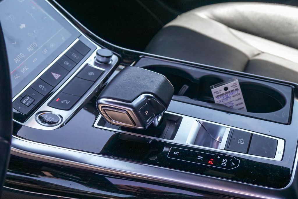 Thumbnail: 2023 Audi Q7 - 9