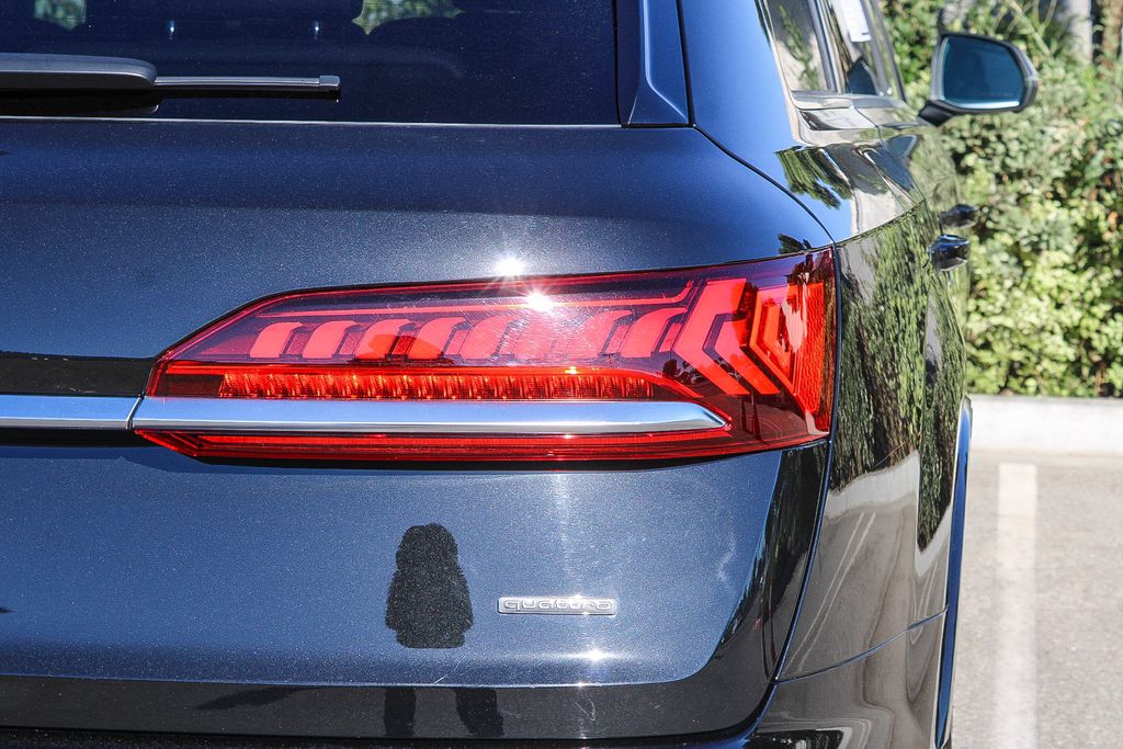 Thumbnail: 2023 Audi Q7 - 19