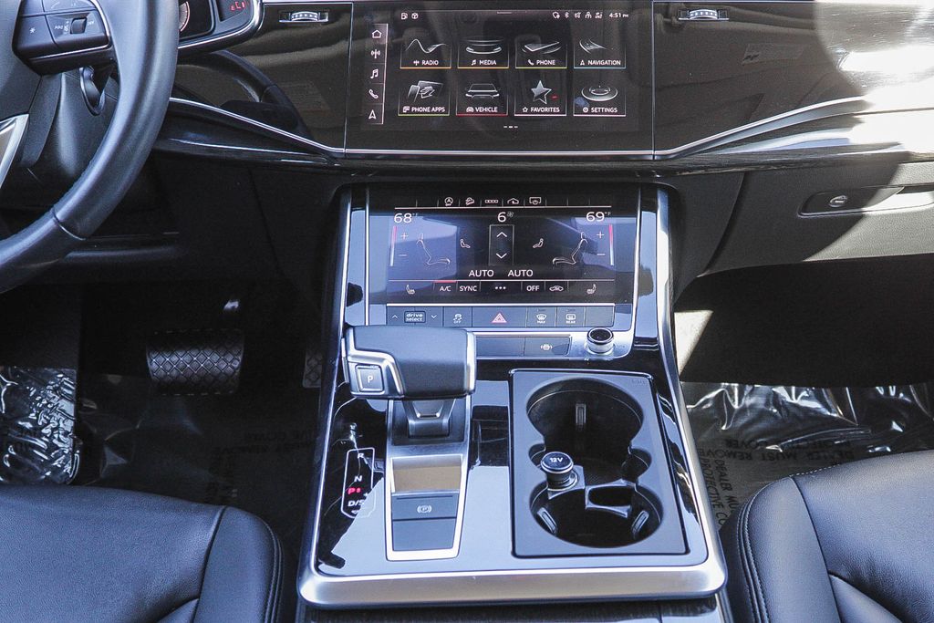 Thumbnail: 2023 Audi Q7 - 13