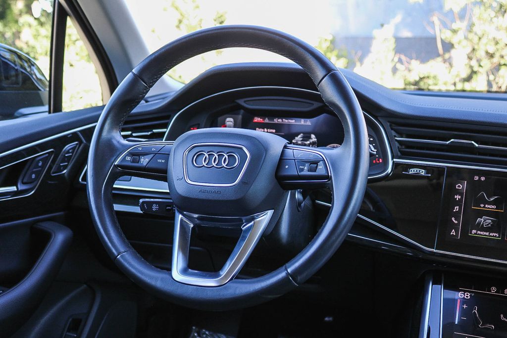 Thumbnail: 2023 Audi Q7 - 8