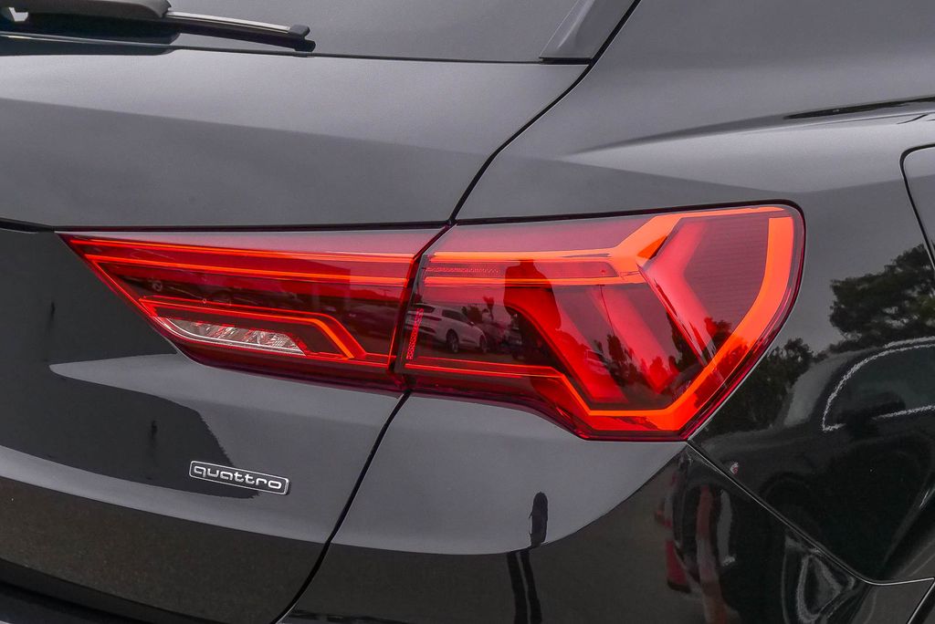 Thumbnail: 2023 Audi Q3 - 22