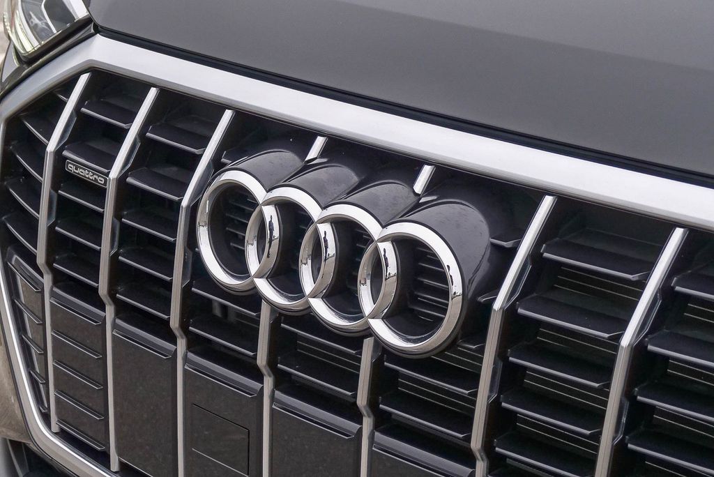 Thumbnail: 2023 Audi Q3 - 6