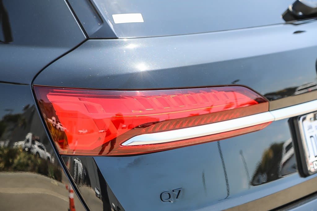 Thumbnail: 2025 Audi Q7 - 21