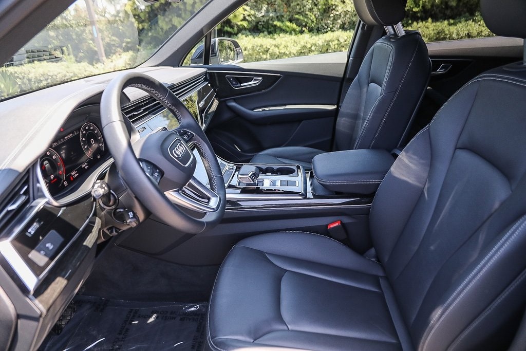 Thumbnail: 2025 Audi Q7 - 10