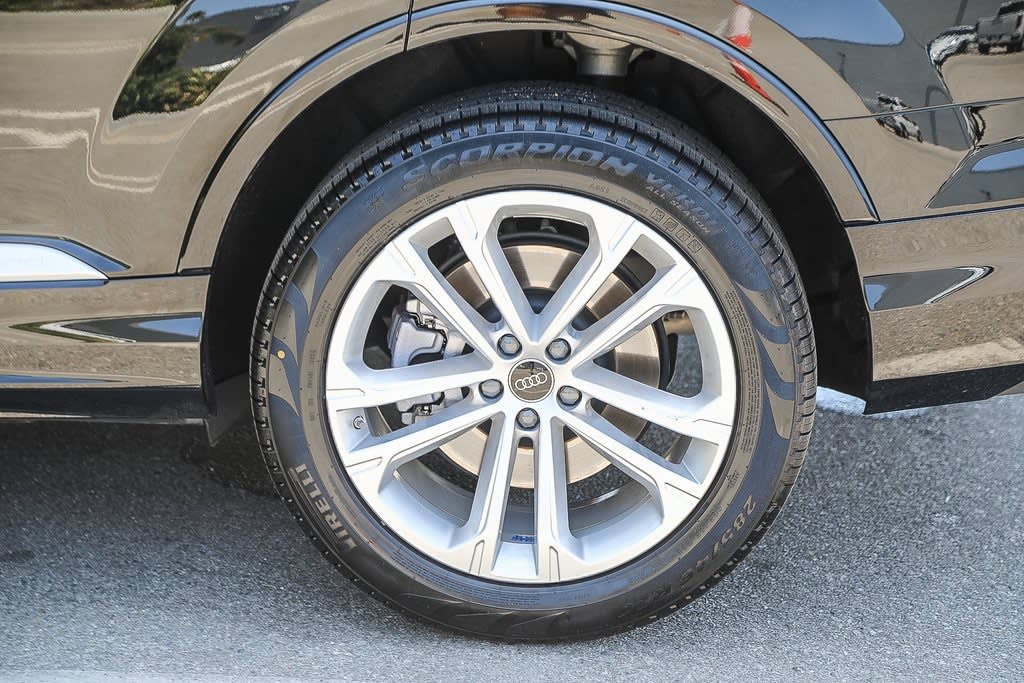 Thumbnail: 2025 Audi Q7 - 22